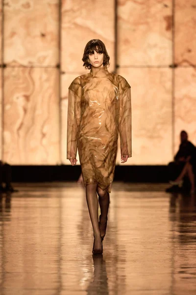 Look 23